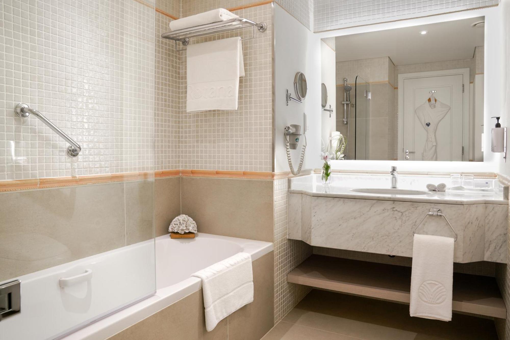 Beach Rotana - All Suites Abu Dhabi Exterior photo